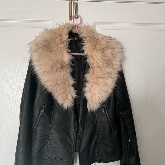 Jacket with fur beautiful black jacket - Picture 7 of 10